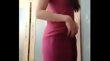 Beautiful desi girl shown her nude body for the first time